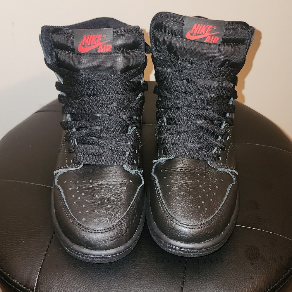 Air Jordan One (HIGH)  red Nike Tag Blackout
